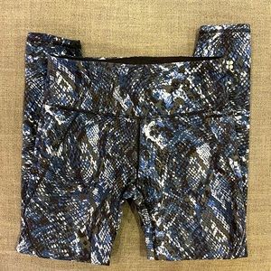 Sweaty Betty XS Power Leggings 7/8 Length Blue Snake